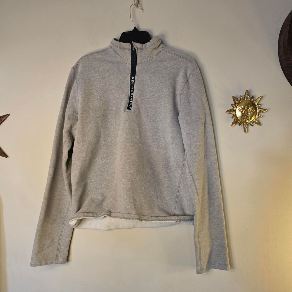 Abercrombie & Fitch Men's Grey Sweatshirt